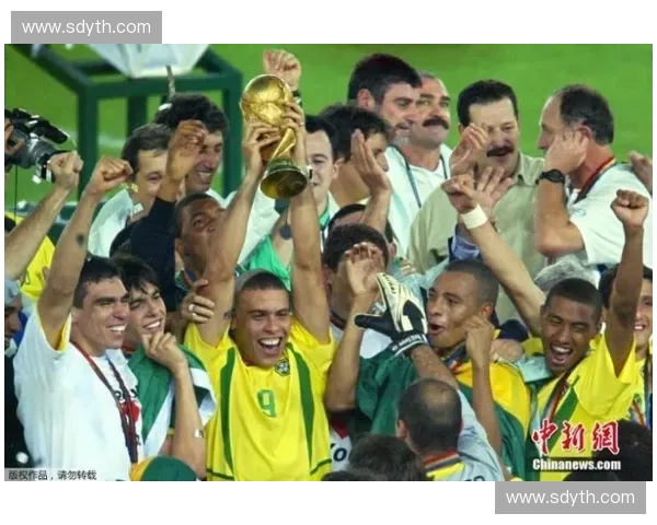 2002年世界杯冠军揭晓:巴西队历史第五次捧起大力神杯 2002年世界杯冠军揭晓:巴西队历史第五次捧起大力神杯