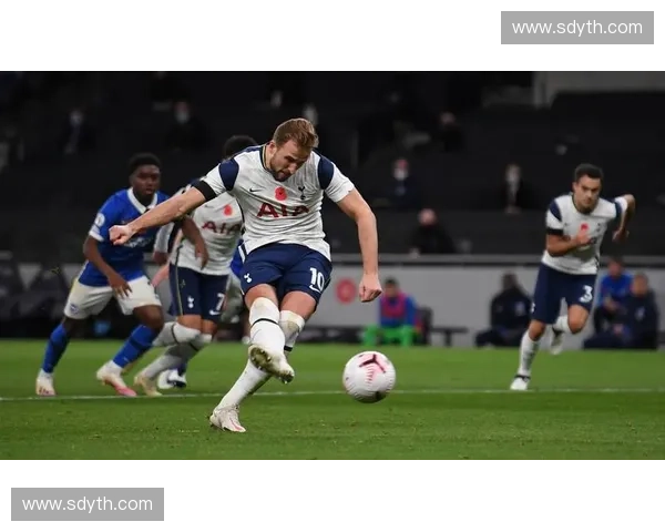 曼联迎战西汉姆联 争夺英超关键三分 瓦伦西亚伤愈复出助力球队进攻